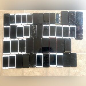 45 Lot of Smartphones with Black and White Fronts for Parts Or Repair